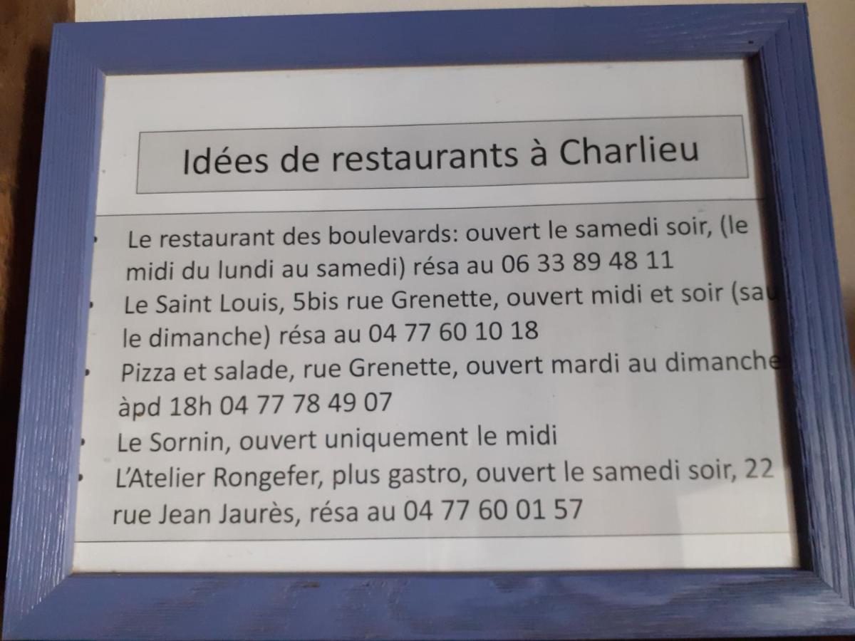 Les Volets Bleus Otel Charlieu Dış mekan fotoğraf